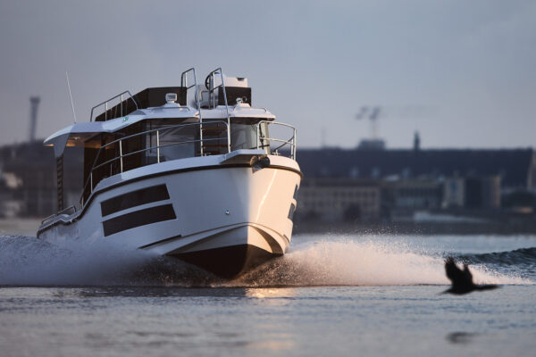 Internet_Northman_Travler_1050_155_RH